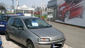 Jak bezpiecznie kupić tanie auto? Sprawdzamy ogłoszenia samochodów za 10 tys. zł