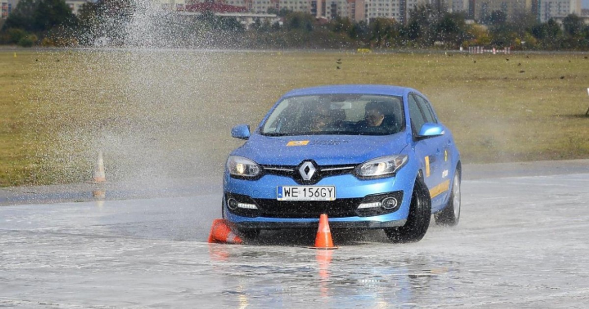 Renault w poślizgu