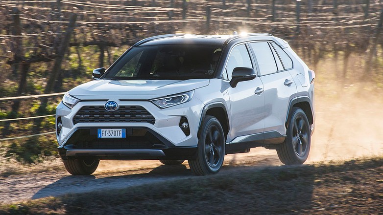 Nowa Toyota RAV4 - jak jeździ wersja hybrydowa?