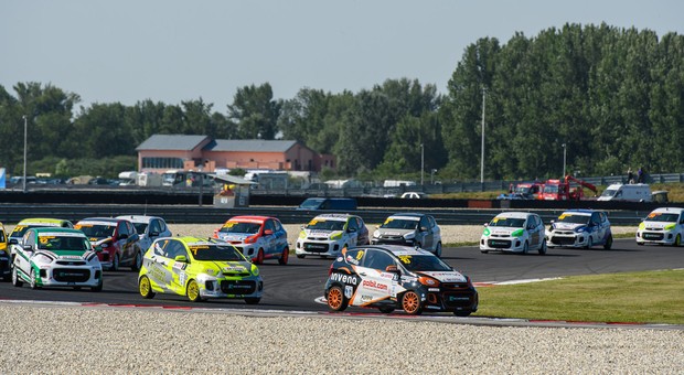KIA Lotos Race 2017 na torze w Moście