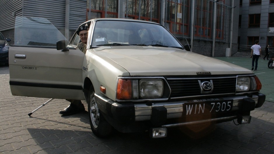 Kapitan Janusz Walędzik i jego Subaru 