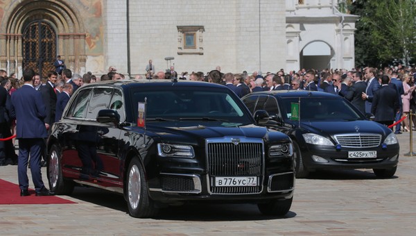 Które limuzyny są lepsze? Trumpa czy Putina?
