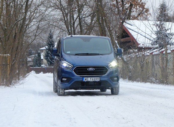 Ford Transit Custom Plug-in: spalinowóz zelektryfikowany