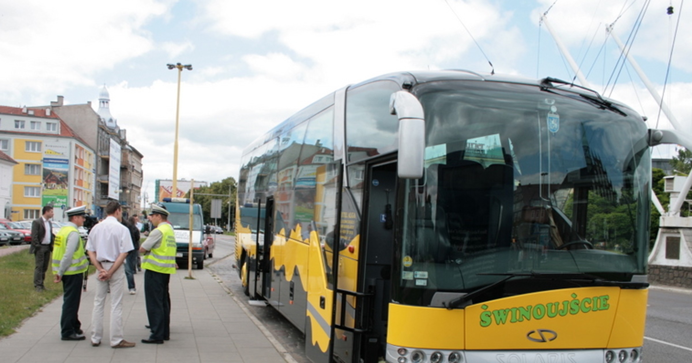Bezpieczny autobus. Dojedź co celu bez niespodzianek (Wideo)