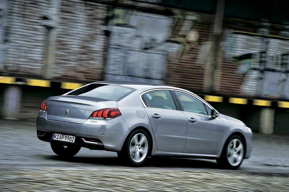 Limuzyny pod lupą - nowa Kia Optima kontra Ford Mondeo, Mazda 6, Opel Insignia i Peugeot 508