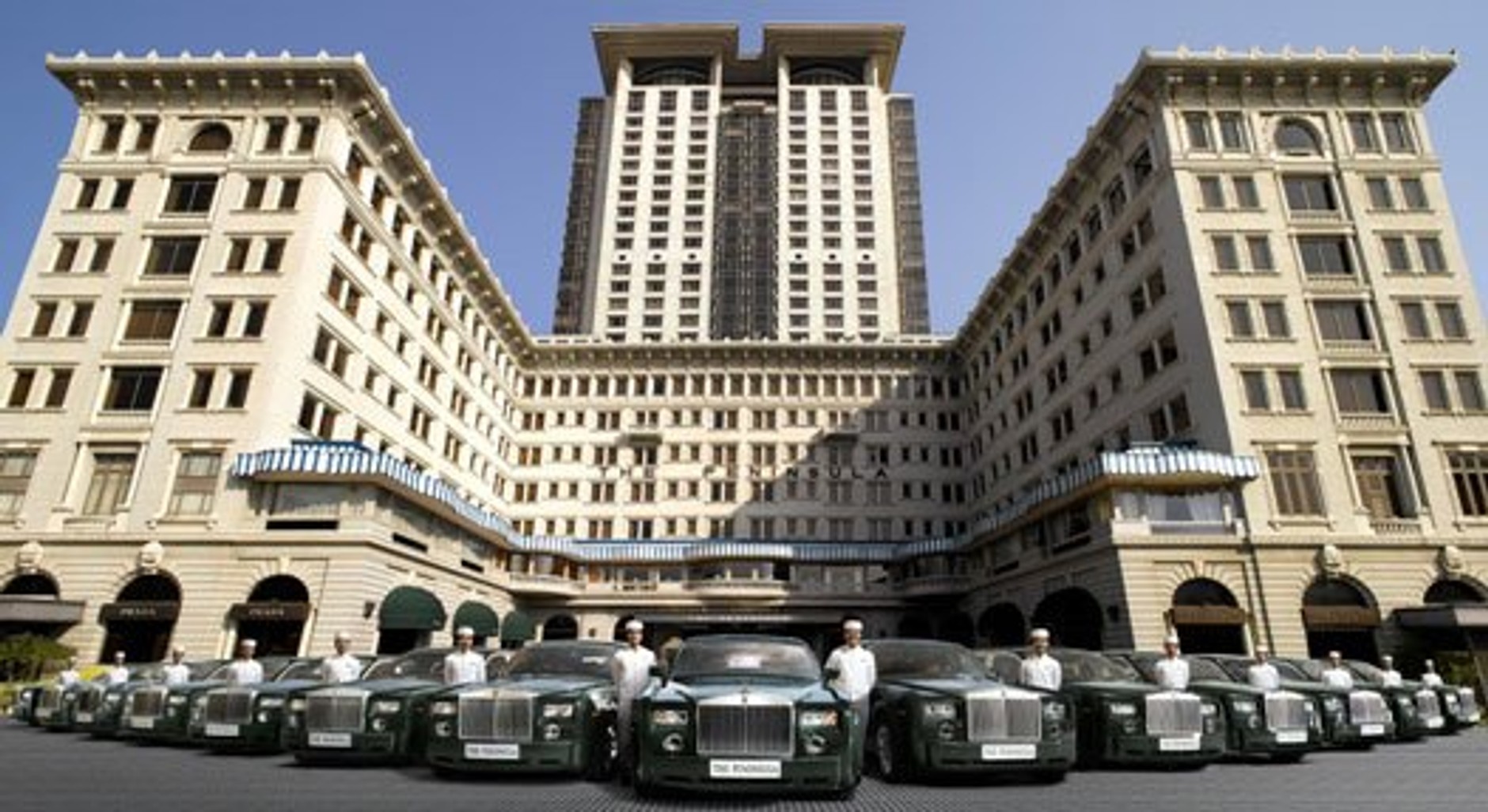 Czternaście Rollsów we flocie hotelu