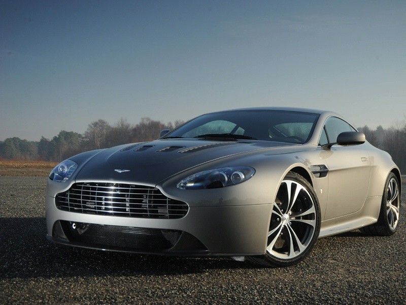 Genewa 2009: Aston Martin V12 Vantage – większy silnik dla małego Astona