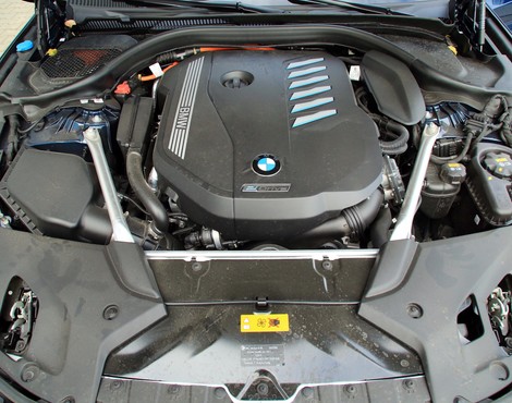 BMW 545e xDrive (2021, G30 LCI)
