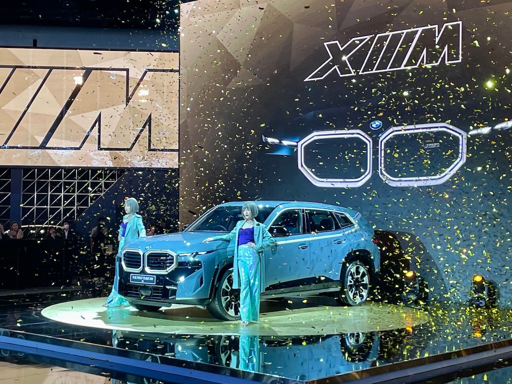 BMW na salonie w Bangkoku