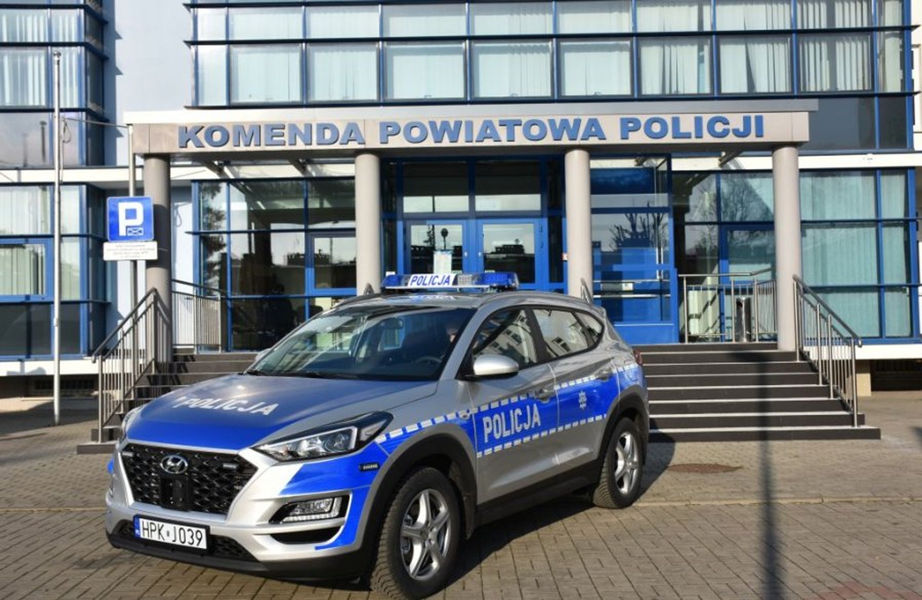 Policyjny Hyundai Tucson, czyli "dawca numerów"