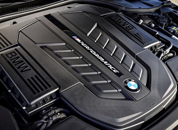 Ostatnie BMW z silnikiem V12. Specjalna seria na koniec produkcji