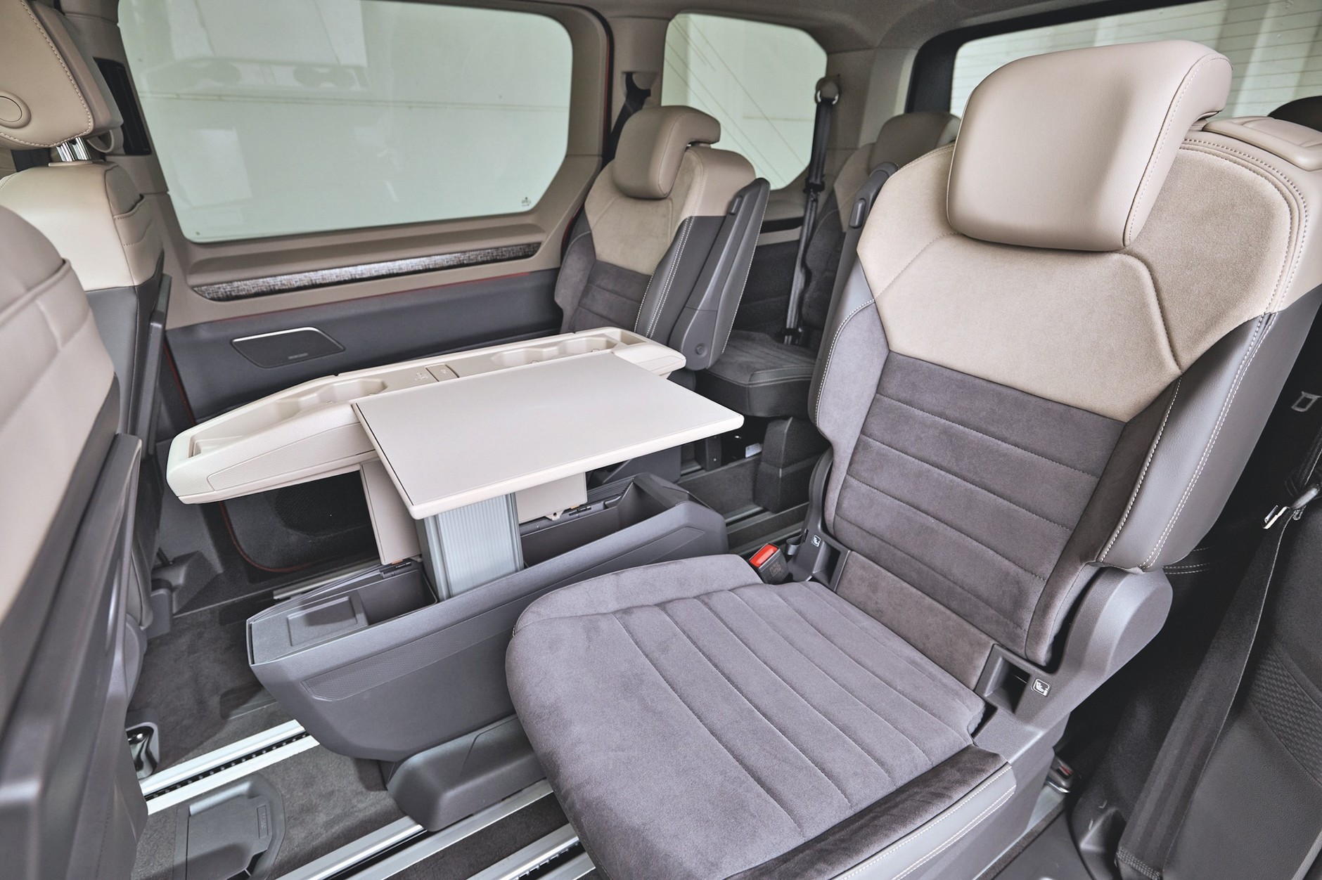 Volkswagen T7 Multivan 1.4 eHybrid (2022)