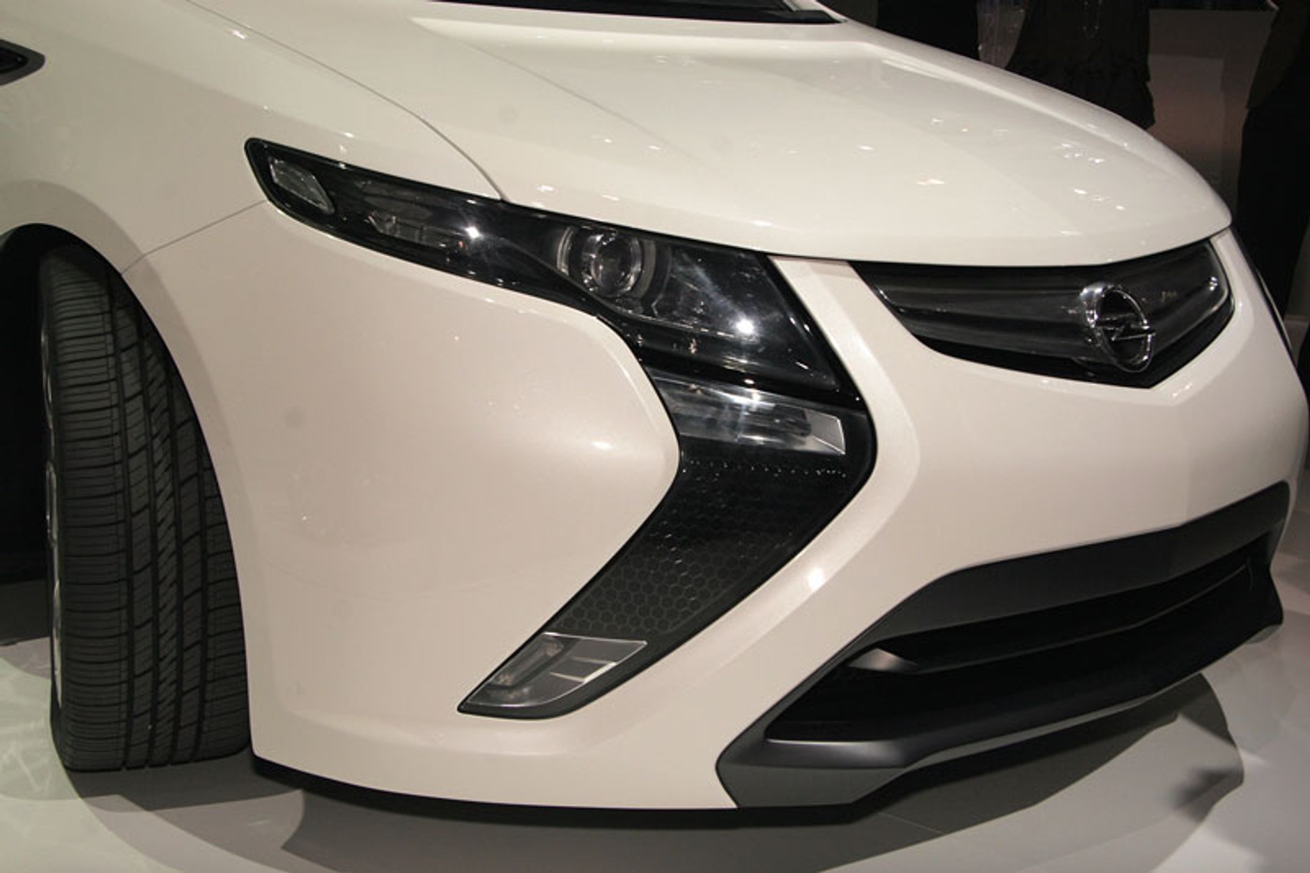 Genewa 2009: Opel Ampera – Volt w europejskim przebraniu