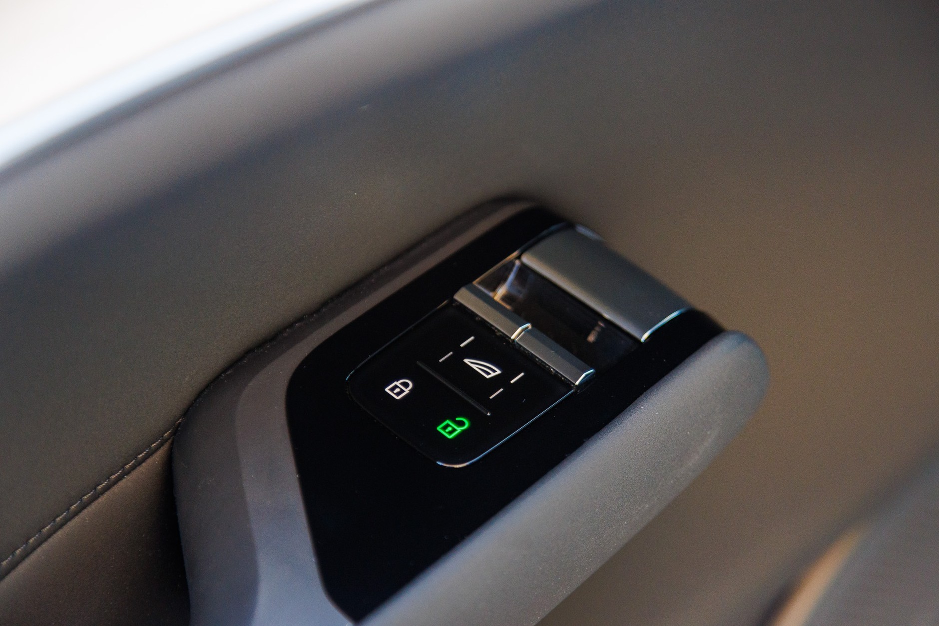 Volvo EX90