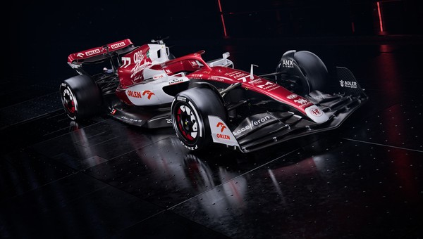 Alfa Romeo F1 Team ORLEN pokazała nowy bolid. Kubica w składzie zespołu