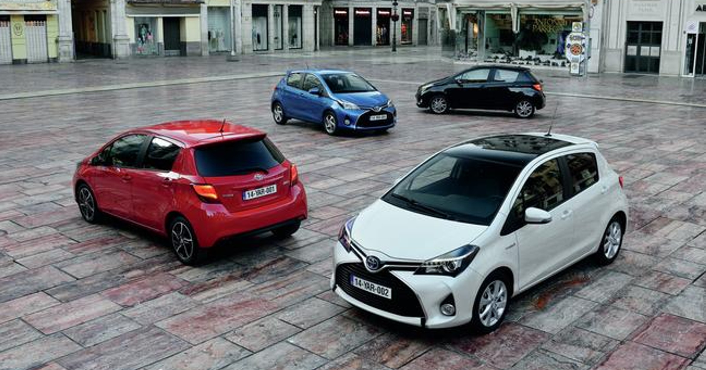 2014_YARIS_FAMILY_03