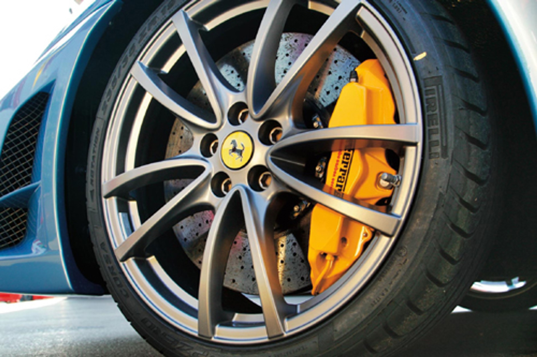 Porsche GT2 kontra Ferrari Scuderia - Zew prędkości