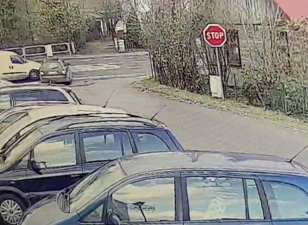Nie zatrzymał się przed znakiem "Stop". Konsekwencje były poważne