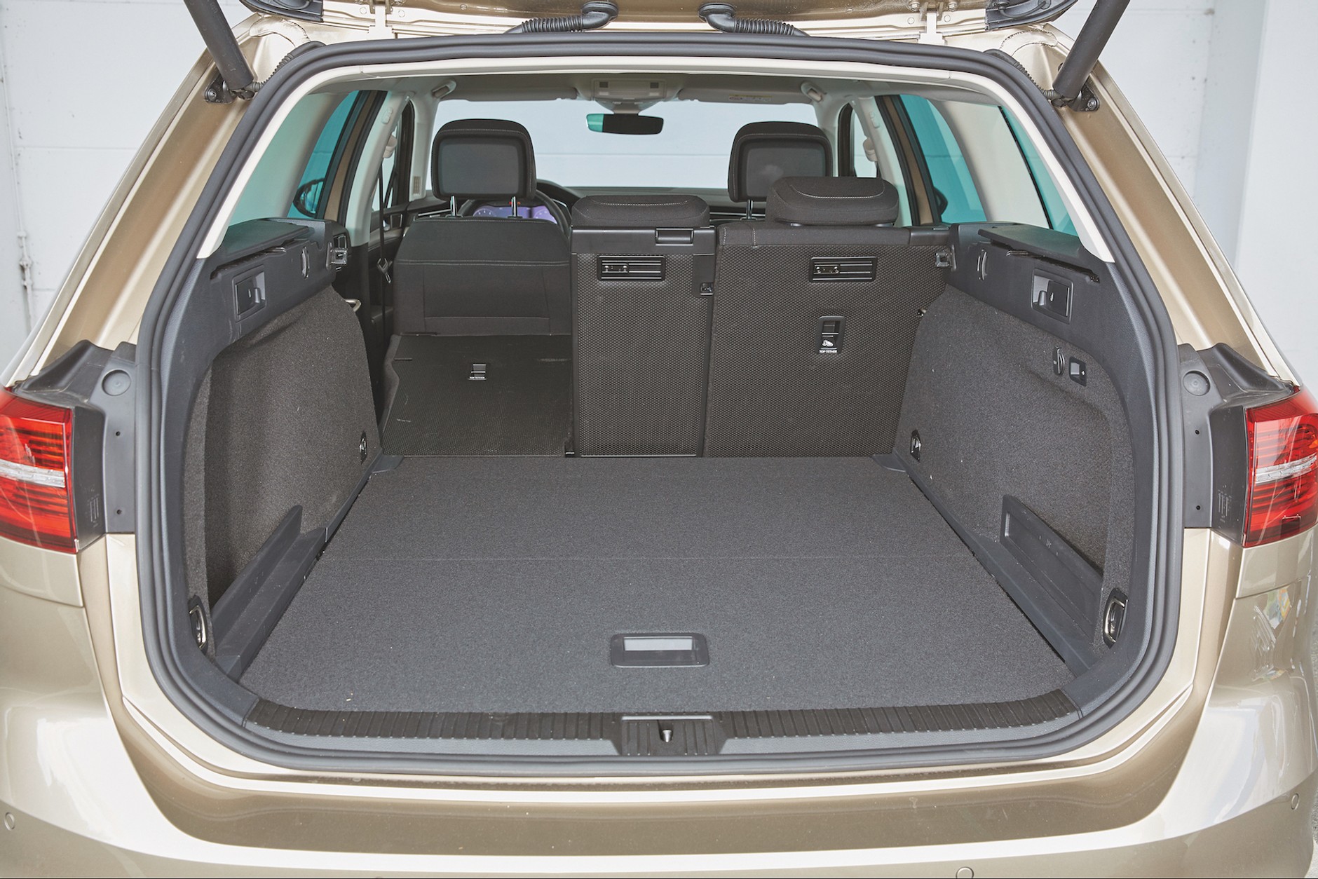 Jak wygląda Volkswagen Passat po 1.8 TSI 150 tys. km - czy godnie się zestarzał?