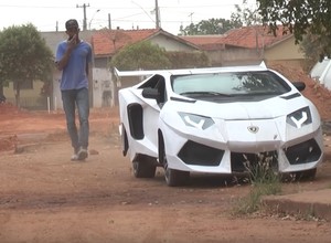 To kiedyś był Fiat Uno - kosmiczna replika Lamborghini Aventador