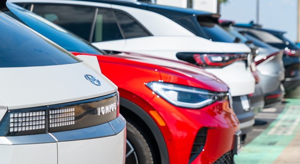 Specjaliści wieszczą klęskę programu NaszEauto. Na razie interesują się nim głównie JDG