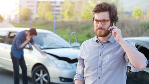 Idą zmiany w zgłaszaniu kolizji. Niedługo wystarczy do tego telefon