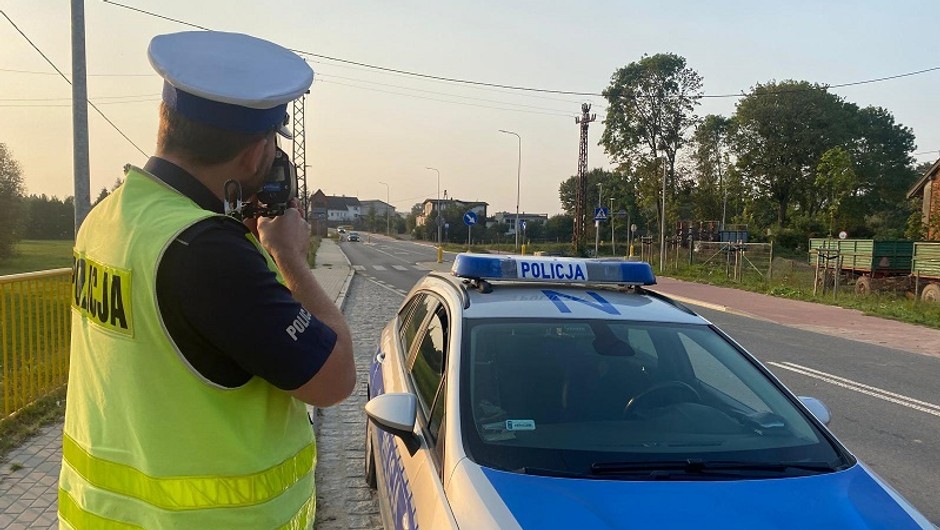 Jeden bez uprawnień, drugi z telefonem. Obaj trafią przed sąd