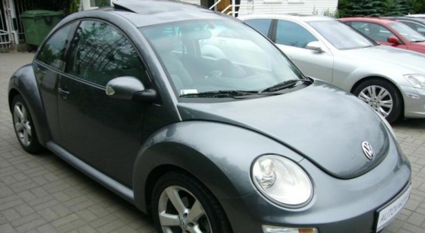 Volkswagen New Beetle: pudernica na bazie Golfa