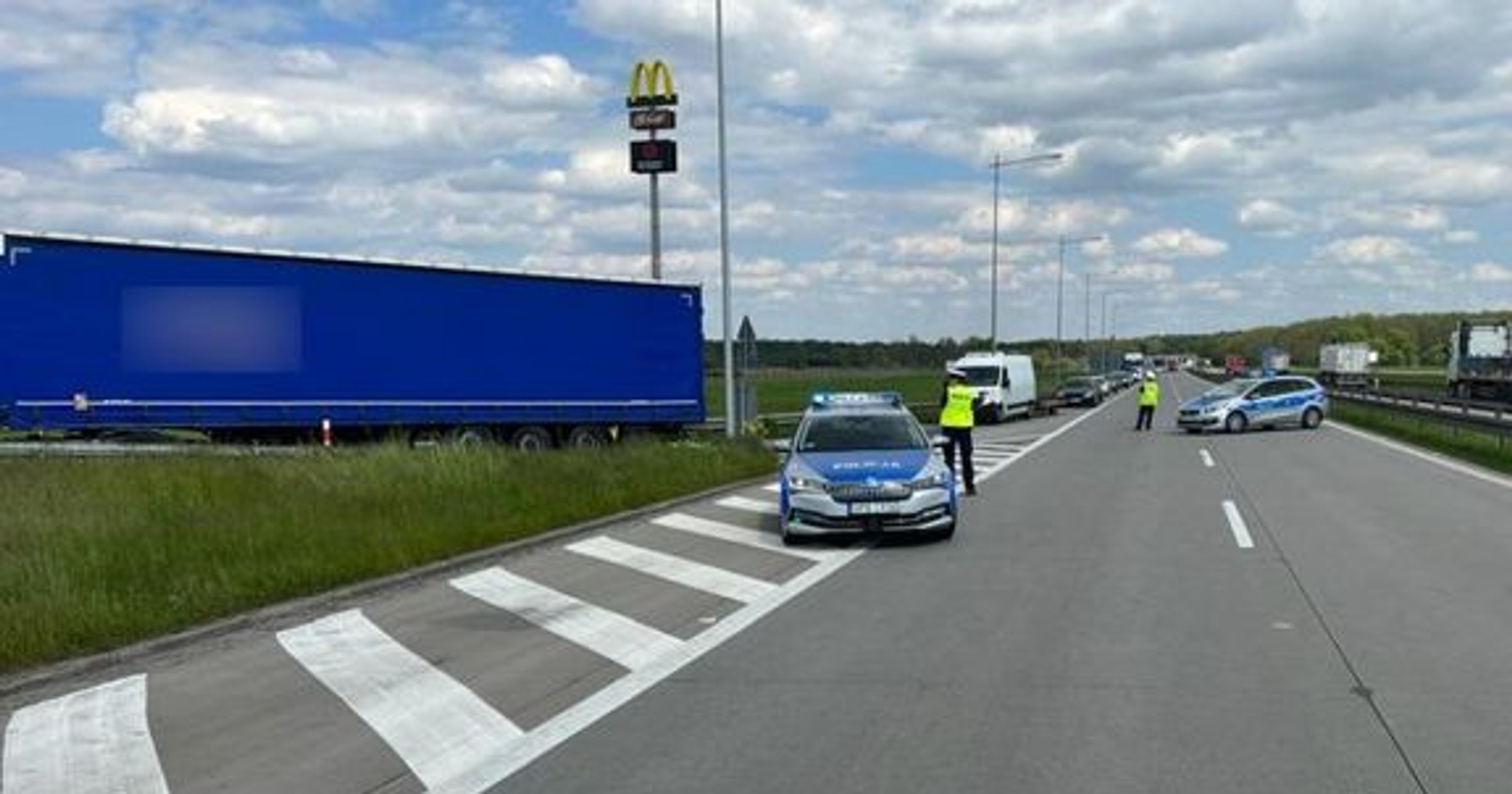 Pożar naczepy z tlenkiem cynku na A4