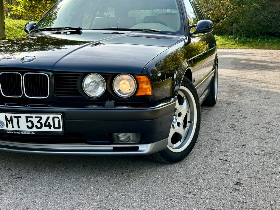 BMW M5 Touring E34