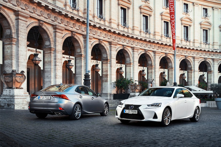 Lexus IS