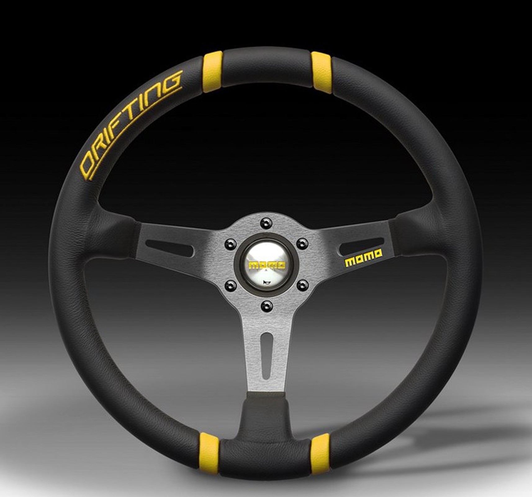 Momo: specjalne kierownice do driftingu