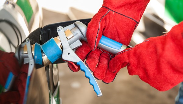 Autogaz po 3,40, benzyna 6,04 zł za litr – czy opłaca się jeszcze tankować LPG?