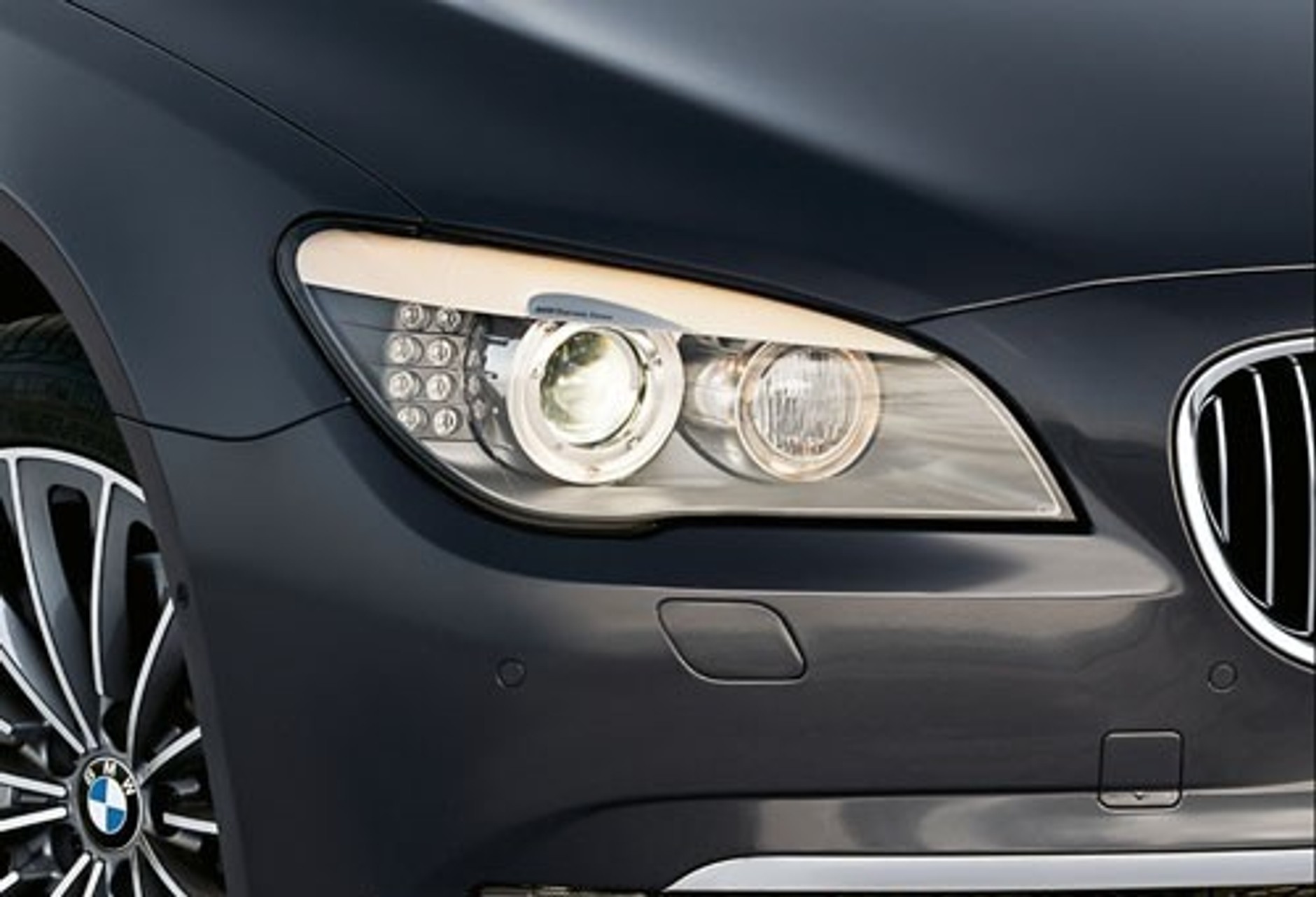 BMW serii 7: pierwsze zdjęcia piątej generacji