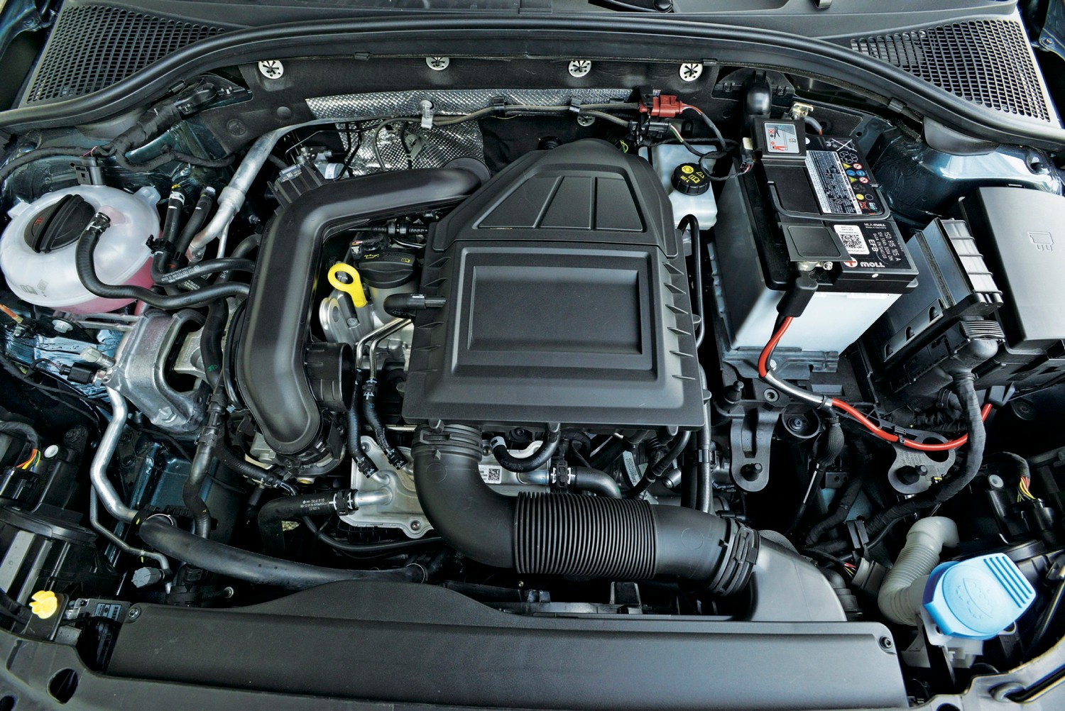 12 cylindrów... i aż 4 auta: Focus, cee'd, Astra i Octavia