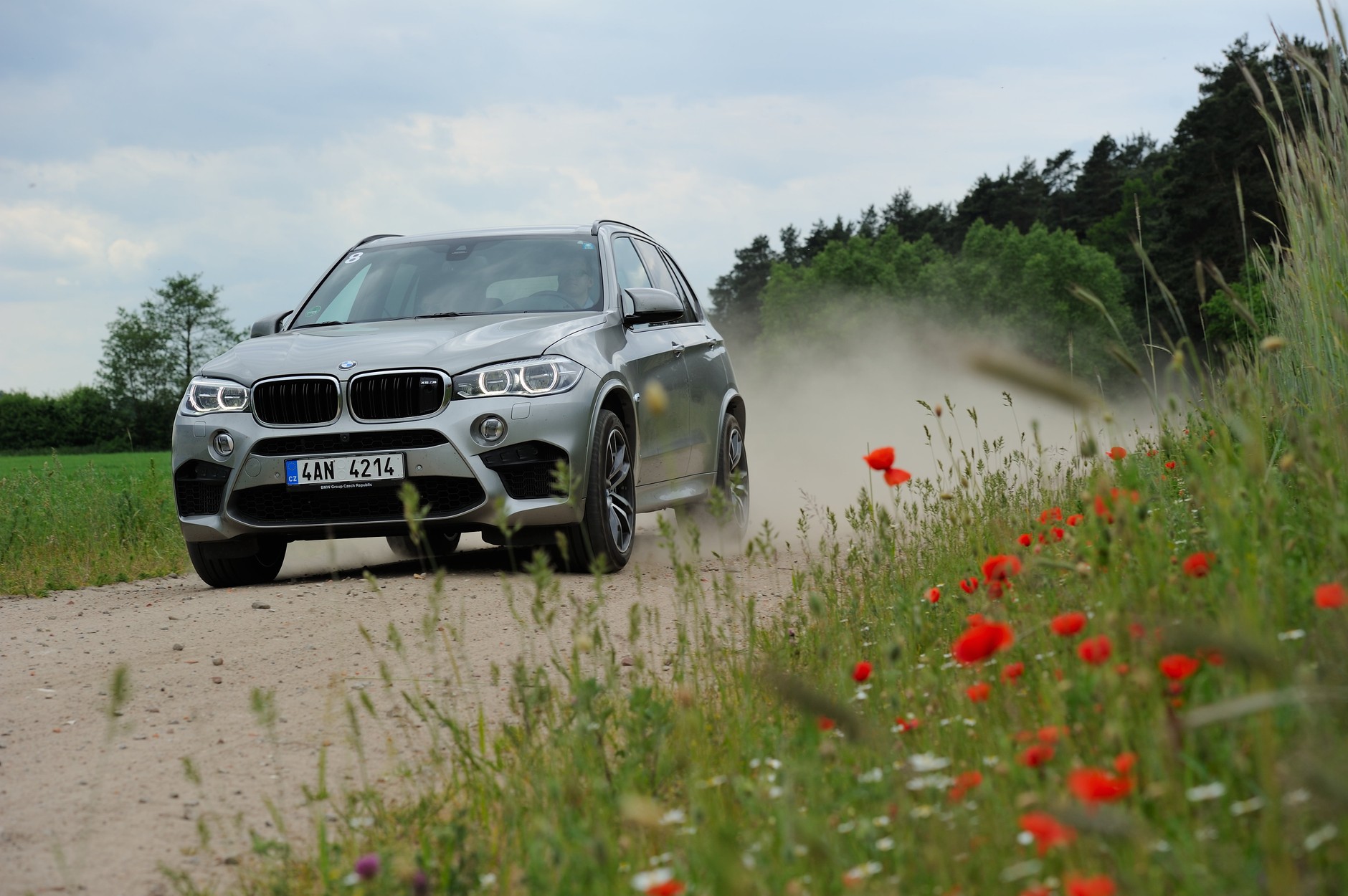 BMW X5 M (V8 biturbo/575 KM/4,2 s/2275 kg)