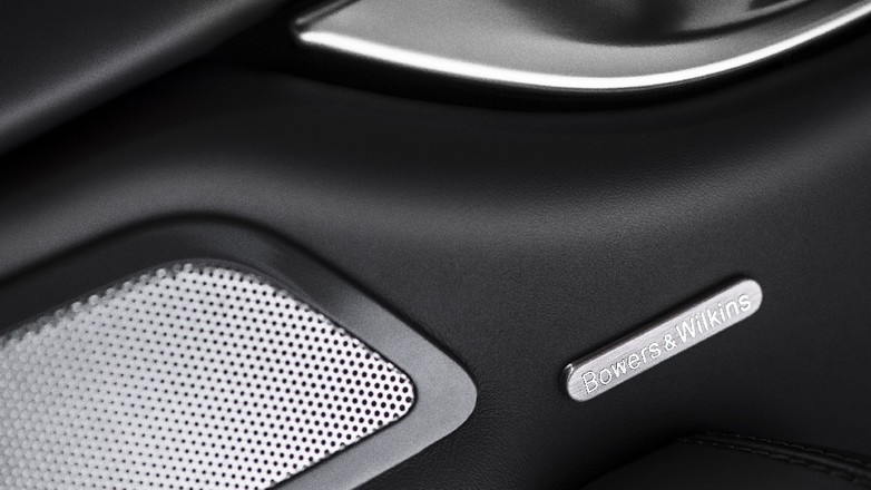 Podobnie jak w Ferrari FF Bowers & Wilkins zastosował 15 głośników.