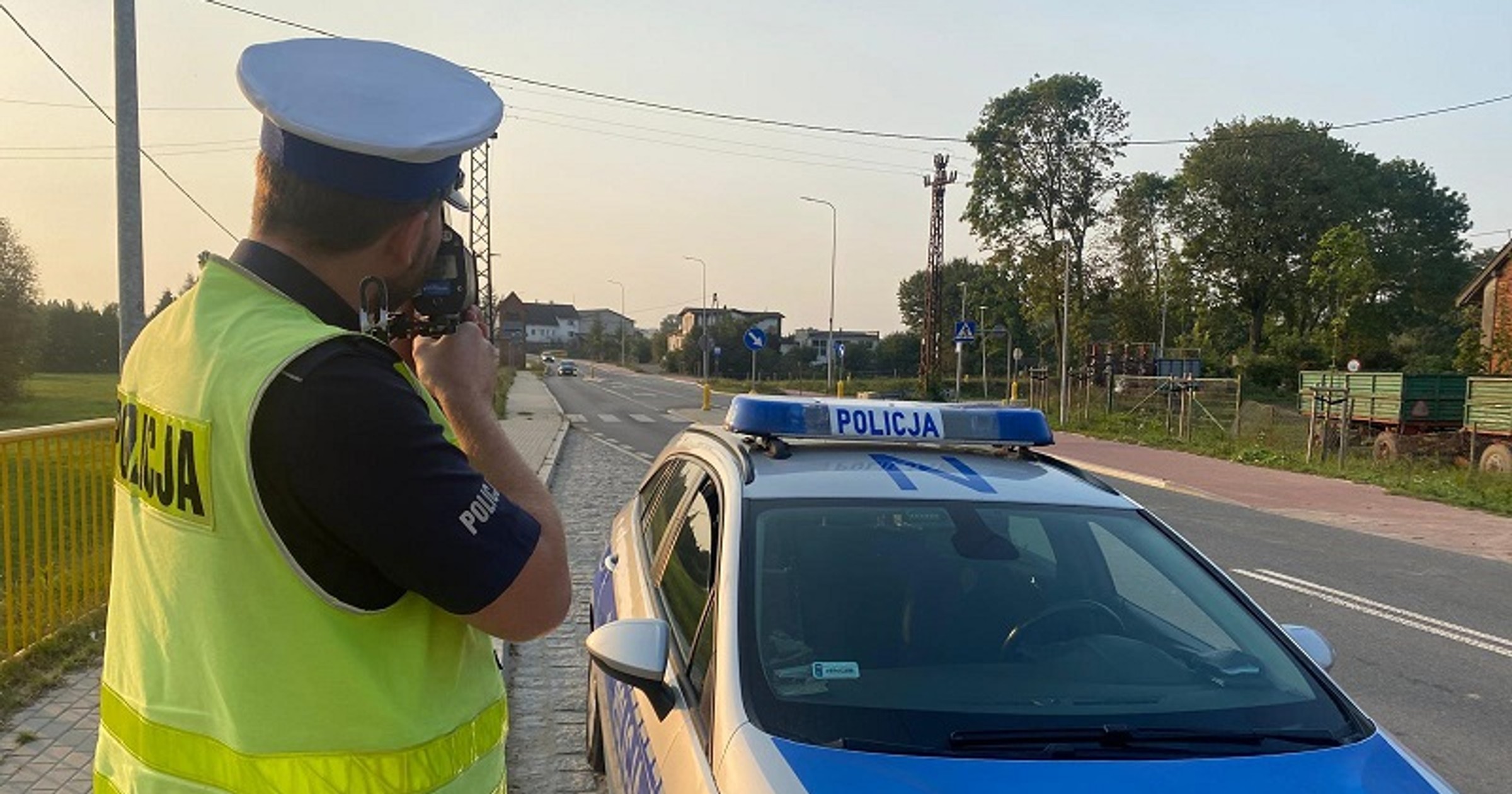 Jeden bez uprawnień, drugi z telefonem. Obaj trafią przed sąd
