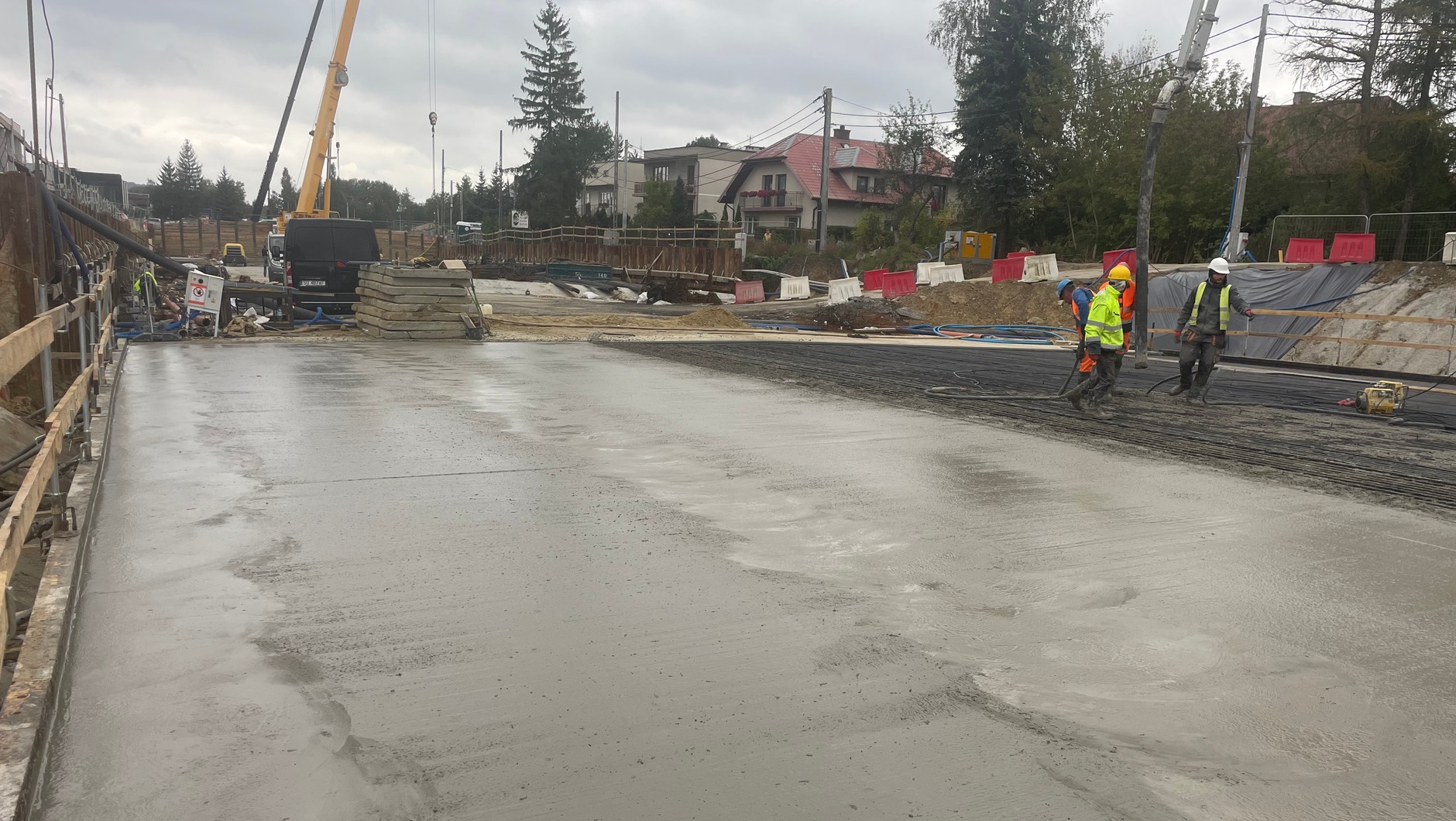 Betonowanie stropu tunelu w Zabierzowie