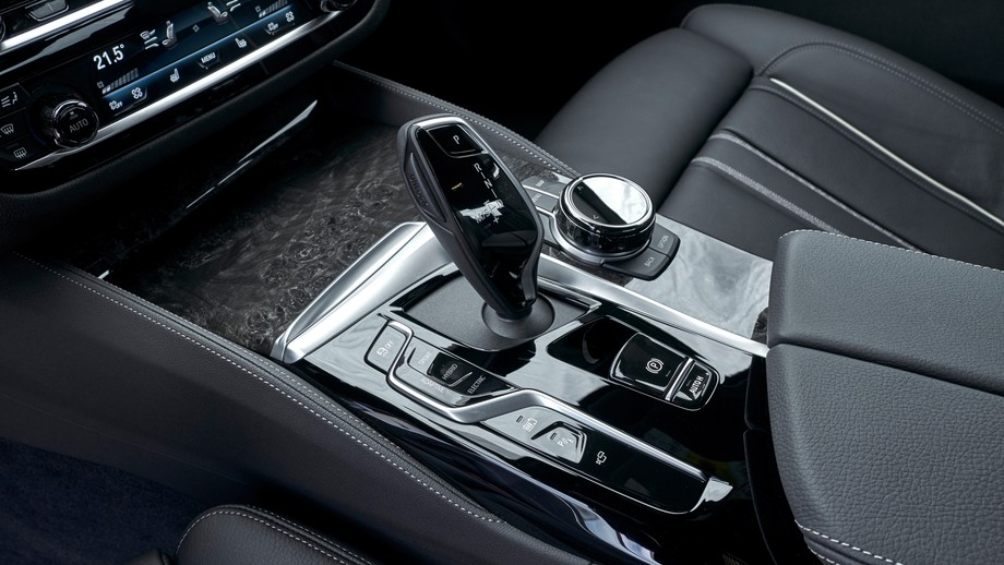 BMW Serii 5 7 generacja 2020 rok limuzyna