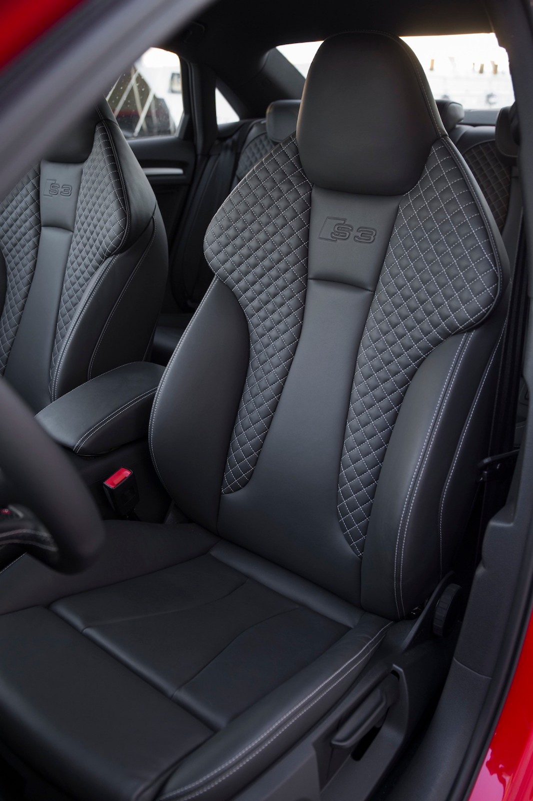 Audi S3 już w salonach, 300 KM pod maską za 170 tys. zł