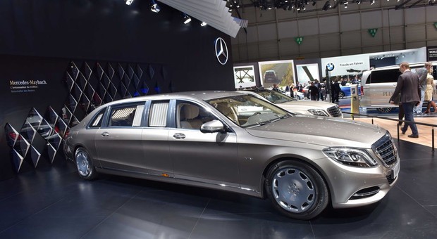 Godny wozić zacnych VIP-ów - Mercedes-Maybach S600 Pullman