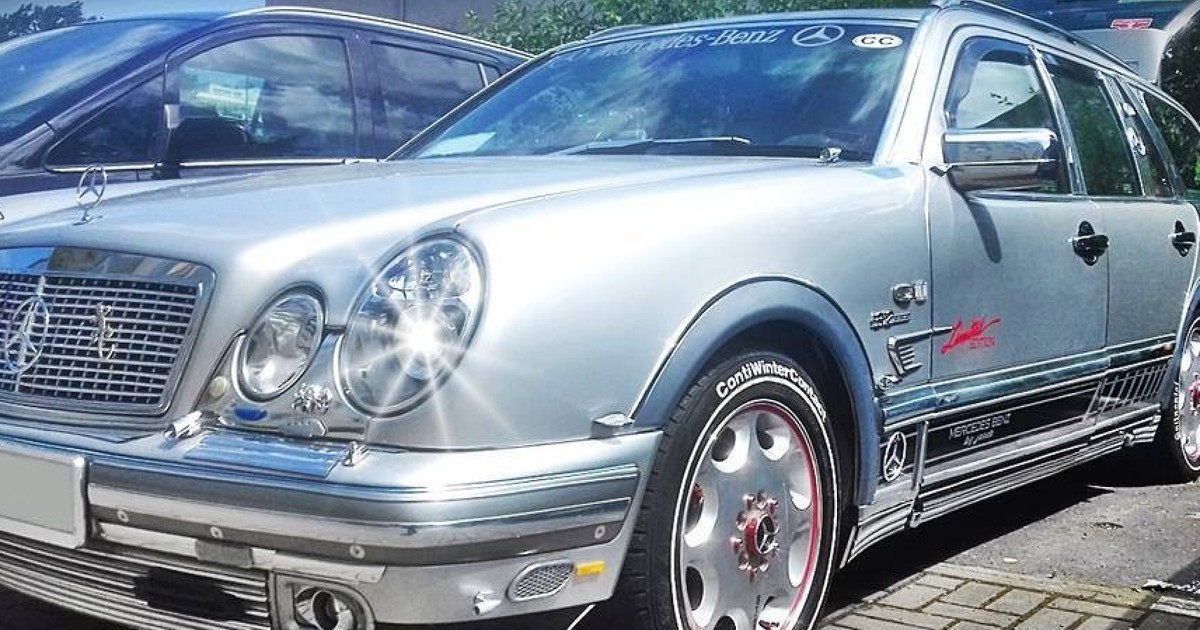 Mercedes E S210 "okularnik" - oszpecony z miłości, jest na sprzedaż