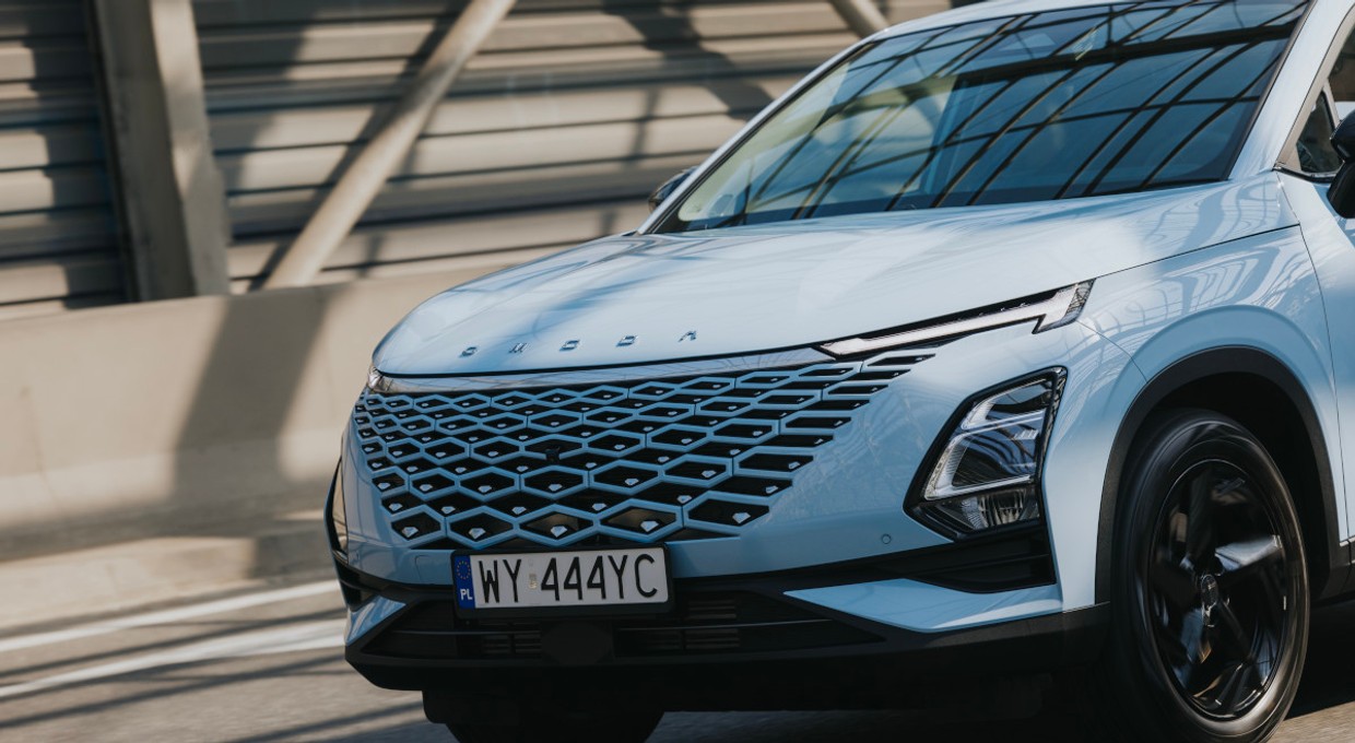 Omoda 5 Hybrid przyjedzie do Polski już we wrześniu. Silnik 1.5 i do 1000 km zasięgu
