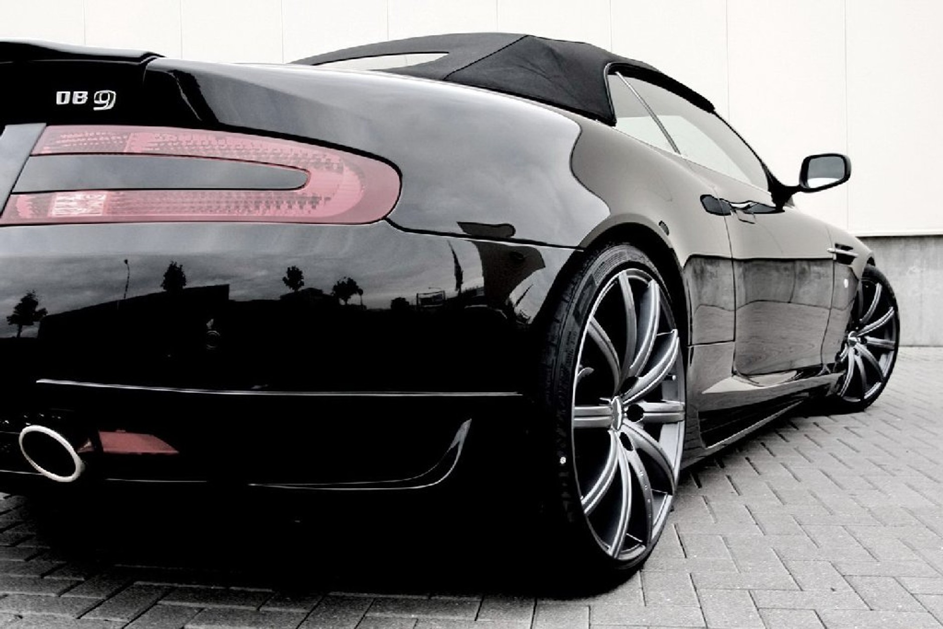 Aston Martin DB9 Volante - Subtelny tuning luksusowego auta