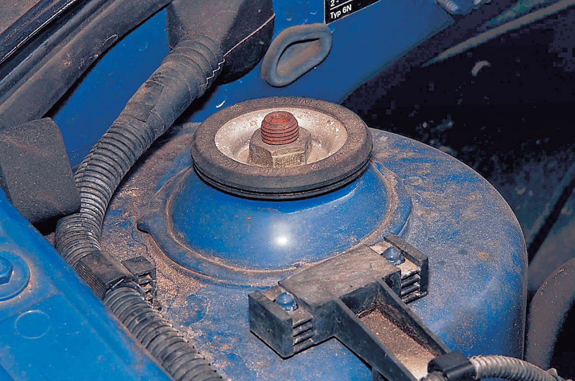 Co tu tak trzeszczy? Szukamy źródeł hałasów w aucie