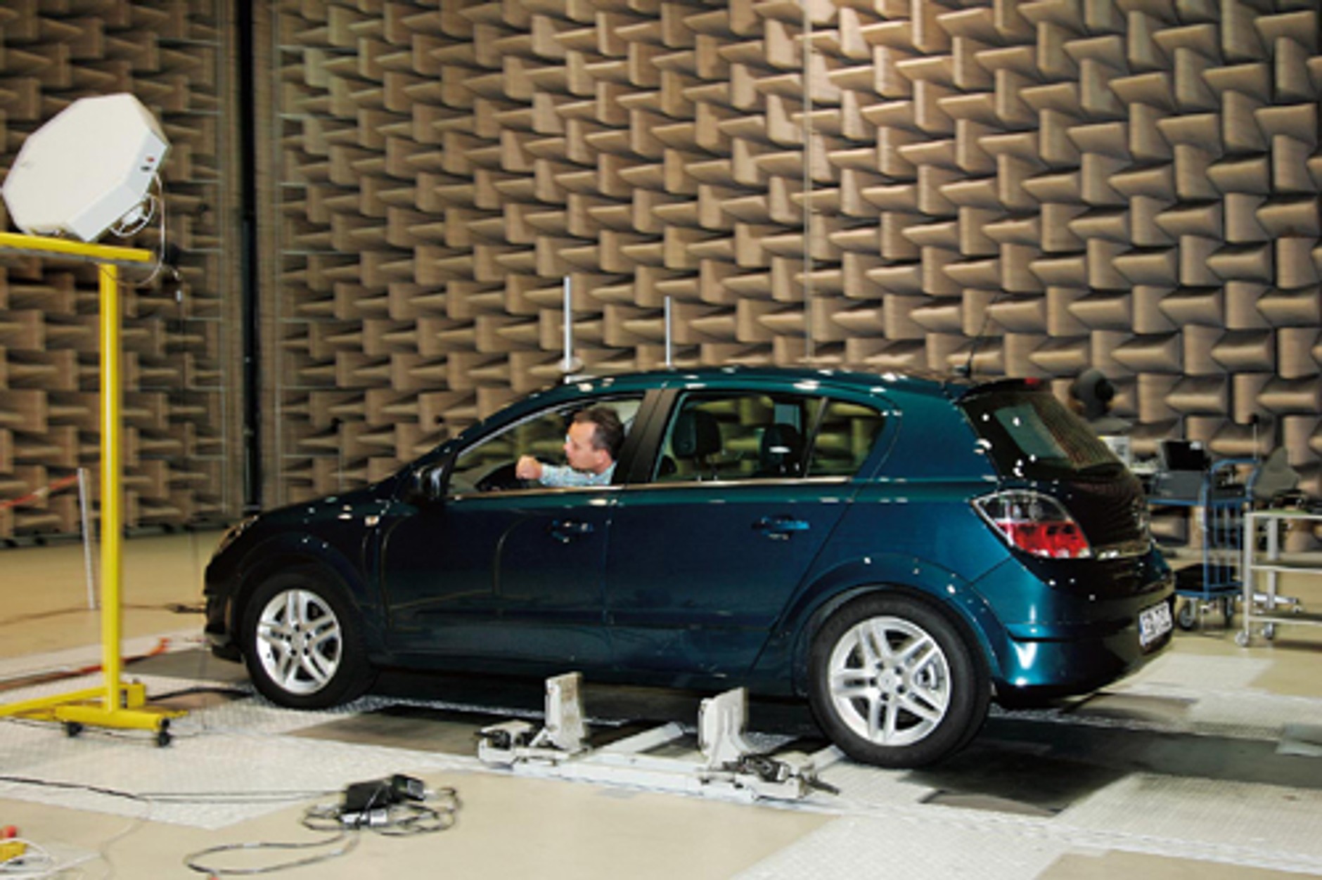 Czy auta rzeczywiście są ciche?