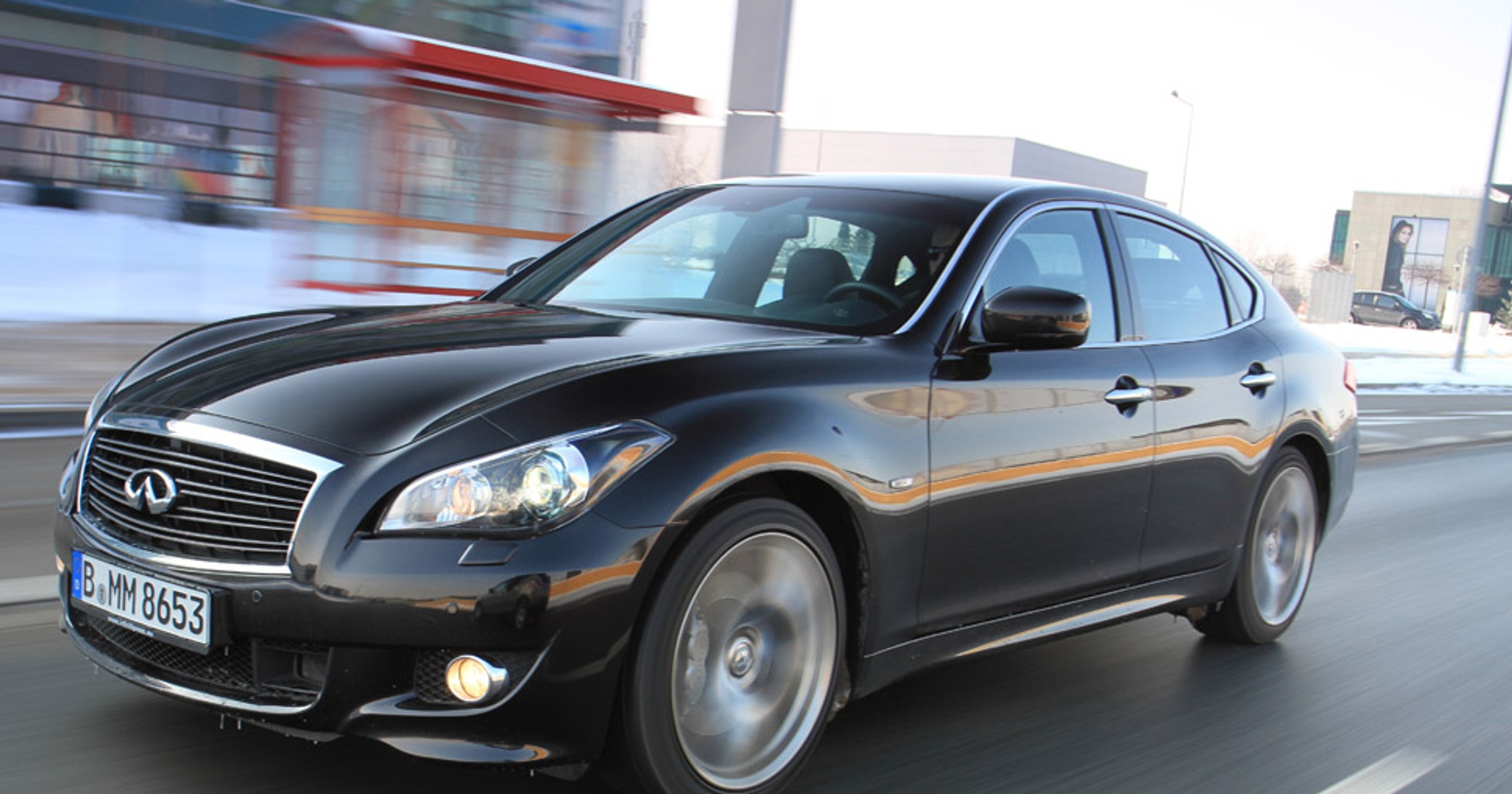 Infiniti M37: otoczyło nas  luksusem