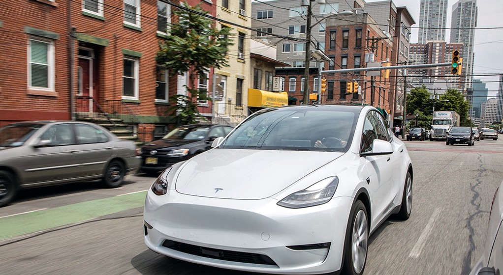 Tesla Model Y (2021)