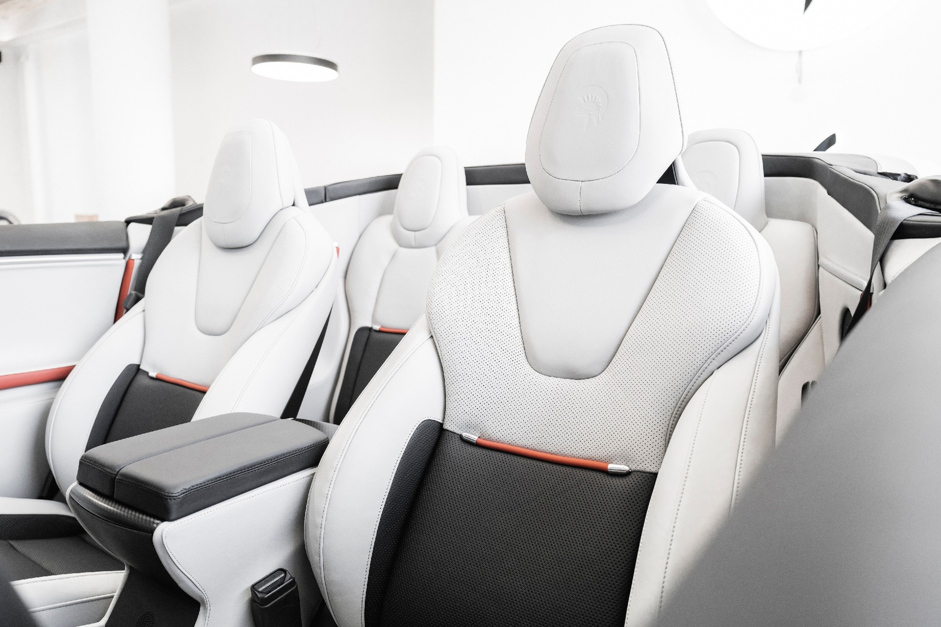 Tesla Model S bez dachu – dzieło włoskiego studia Ares Design
